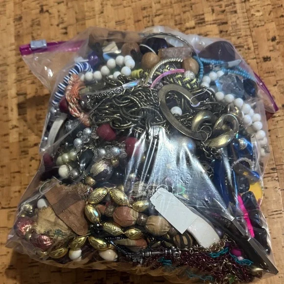 Mixed Bead and Chain Jewelry Lot - Picture 5 of 5
